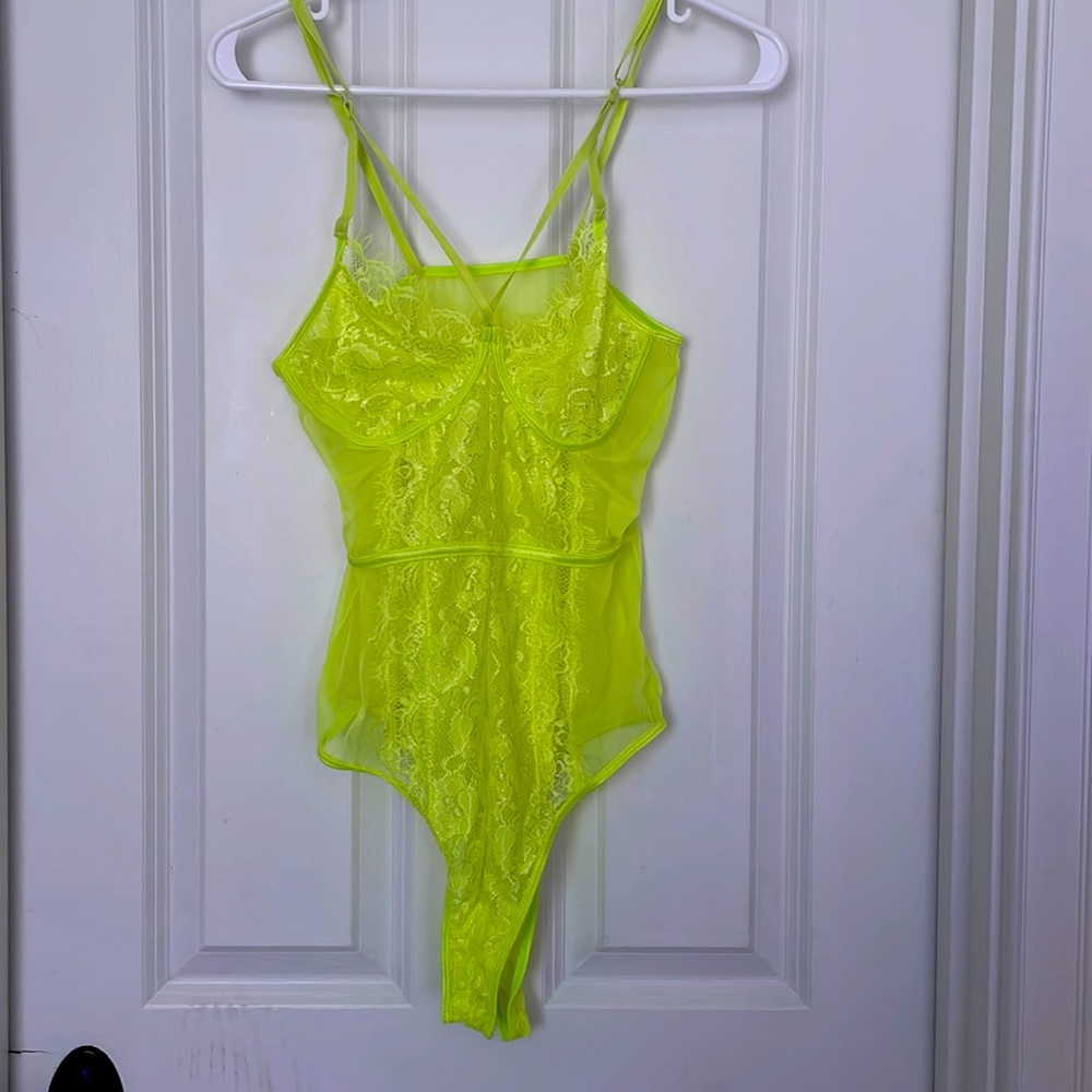 3/$10 Lace sheer lime green bodysuit size medium